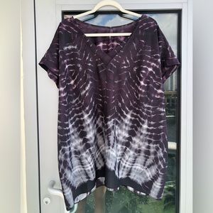 Dark purple/white blouse